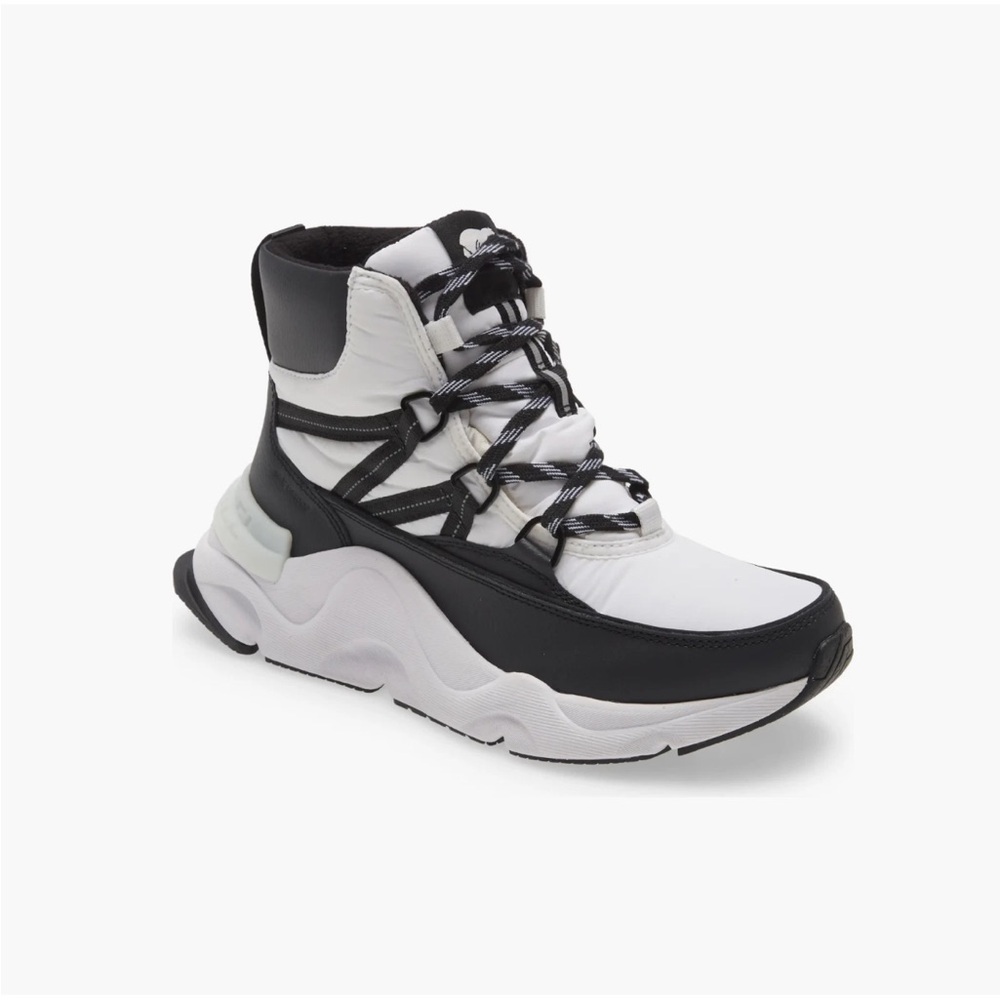 SOREL Z47113 Womens White Kinetic Rnegd Sport Insulated WP Boot Size US 8 EU 39